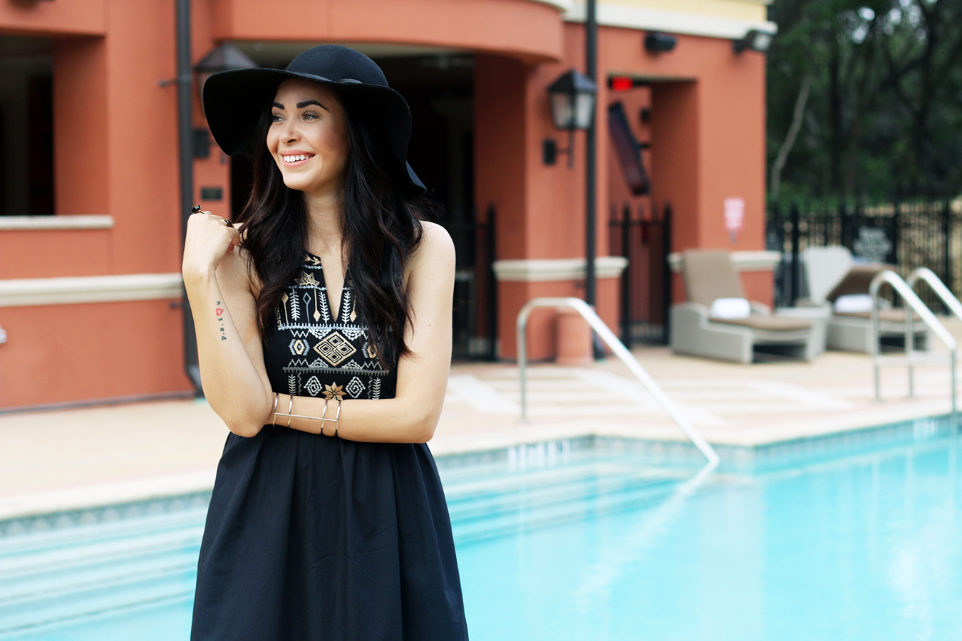 FTT-ESHAKTI-HOTEL-GRANDUCA-CUSTOM-DRESS-FLOPPY-HAT-POOLSIDE-CASUAL-PARTY-8