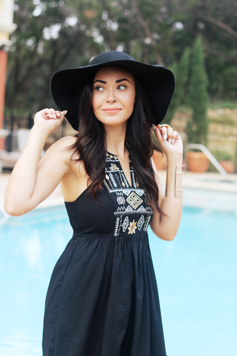 FTT-ESHAKTI-HOTEL-GRANDUCA-CUSTOM-DRESS-FLOPPY-HAT-POOLSIDE-CASUAL-PARTY-9