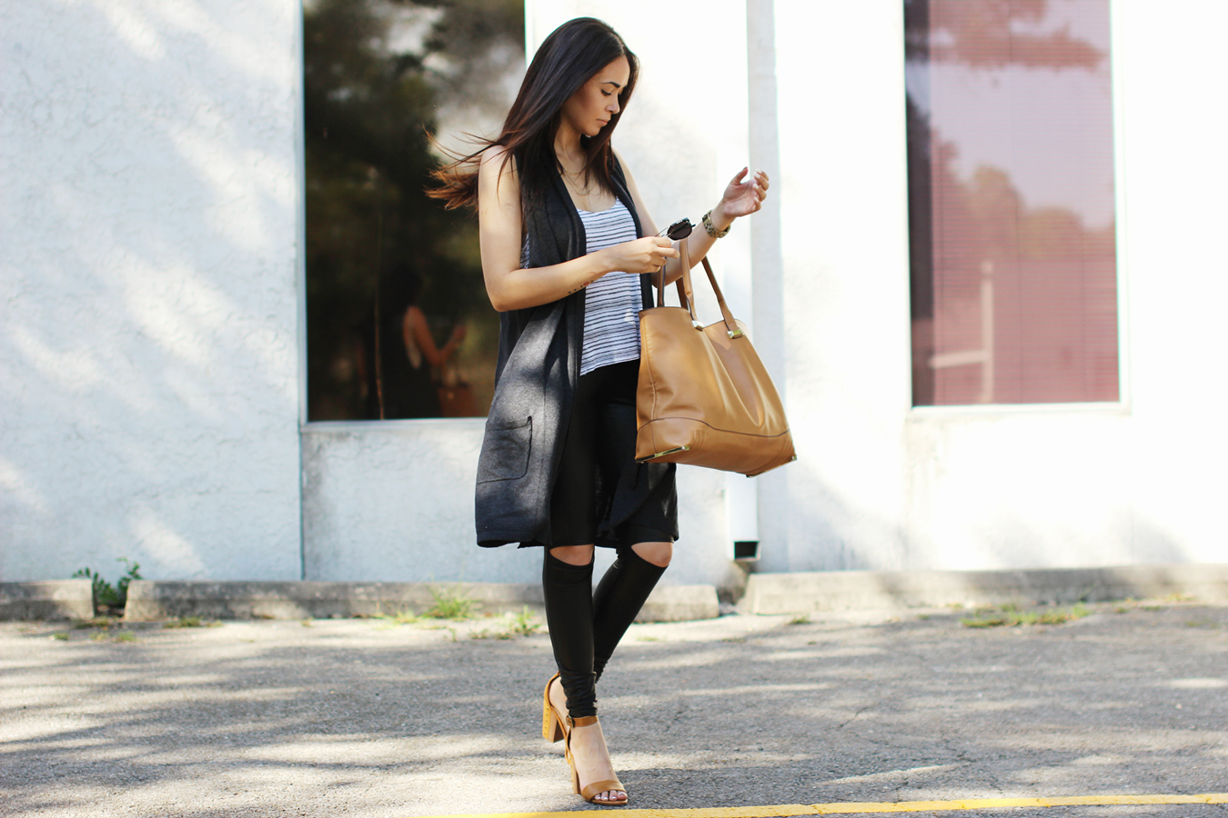 FTT-LEATHER-LOOK-LEGGINGS-VEST-STRIPED-SHIRT-SANDALS-9