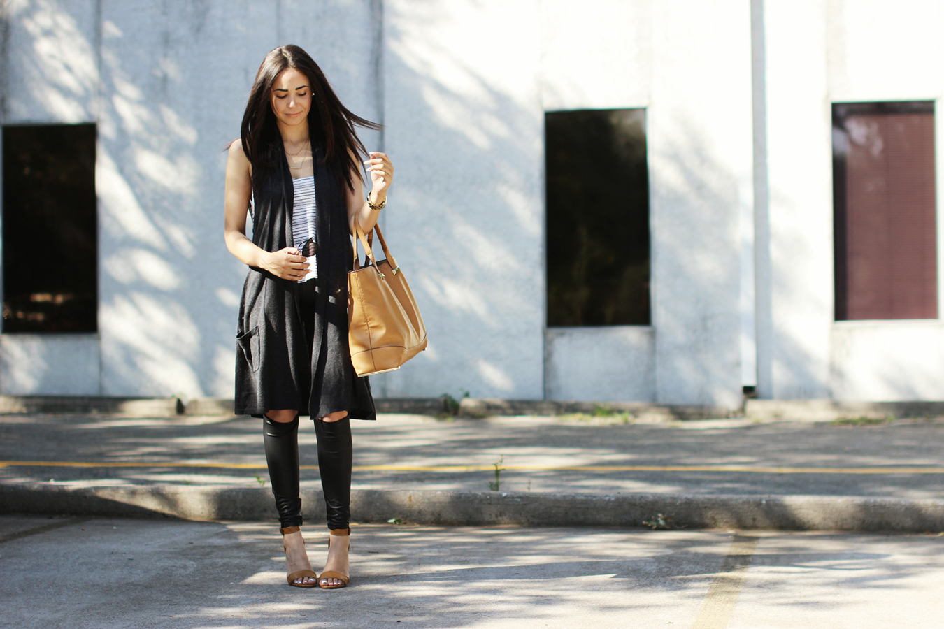 FTT-LEATHER-LOOK-LEGGINGS-VEST-STRIPED-SHIRT-SANDALS.8