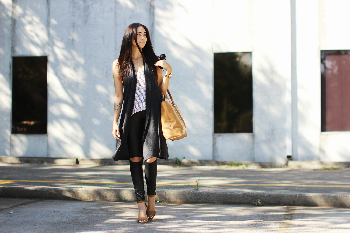 FTT-LEATHER-LOOK-LEGGINGS-VEST-STRIPED-SHIRT-SANDALS14