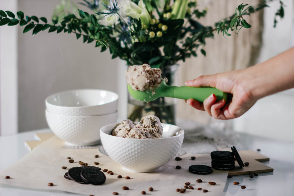 Fixed to Thrill: Easy, Vegan Coffee Flavored Ice Cream with Oreos