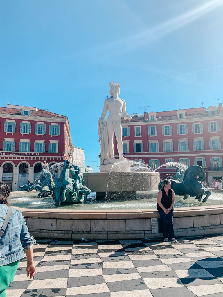 Fixed to Travel: Place Massena Nice, France: What to Wear